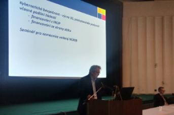 Foto z prezentace financování